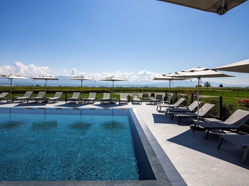 EVERNESS Hotel & Resort